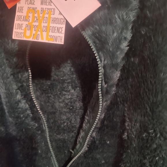 Green half zip pullover - Picture 2 of 4